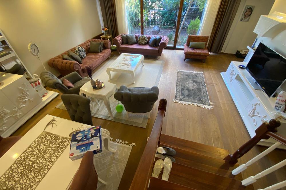 Uskumruköy'de Şerefiyesi Yüksek, Bahçeli Müstakil Villa