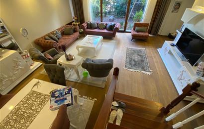 Uskumruköy'de Şerefiyesi Yüksek, Bahçeli Müstakil Villa