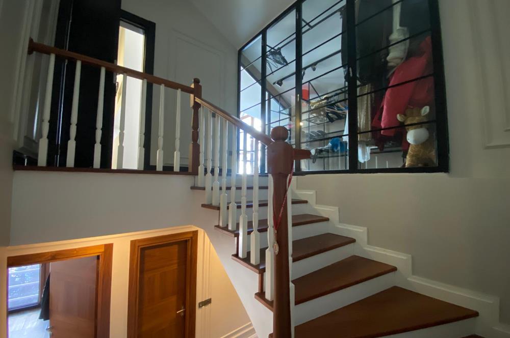 Uskumruköy'de Şerefiyesi Yüksek, Bahçeli Müstakil Villa