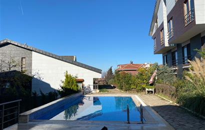 Uskumruköy'de Şerefiyesi Yüksek, Bahçeli Müstakil Villa