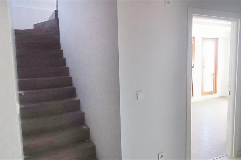 C21 GERÇEK'TEN KEMERBURGAZ MERKEZDE METROYA YAKIN KİRALIK DAİRE