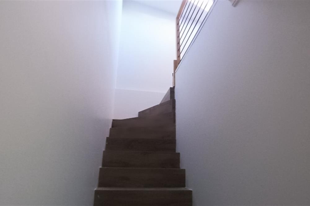 C21 GERÇEK'TEN KEMERBURGAZ MERKEZDE METROYA YAKIN KİRALIK DAİRE