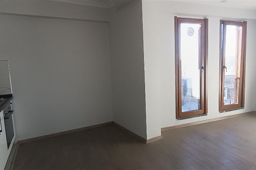 C21 GERÇEK'TEN KEMERBURGAZ MERKEZDE METROYA YAKIN KİRALIK DAİRE