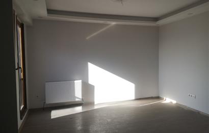 C21 GERÇEK'TEN KEMERBURGAZ MERKEZDE METROYA YAKIN KİRALIK DAİRE