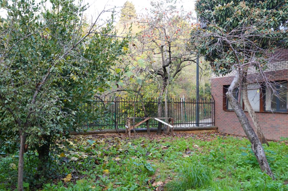 BEYLERBEYİ'NDE BOĞAZ MANZARALI ÖZEL BAHÇELİ TİCARİ MÜLK KİRALIK