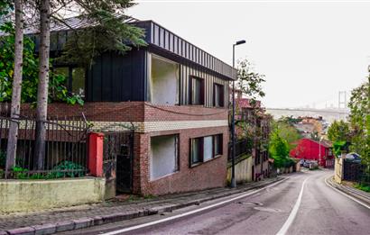 BEYLERBEYİ'NDE BOĞAZ MANZARALI ÖZEL BAHÇELİ TİCARİ MÜLK SATILIK