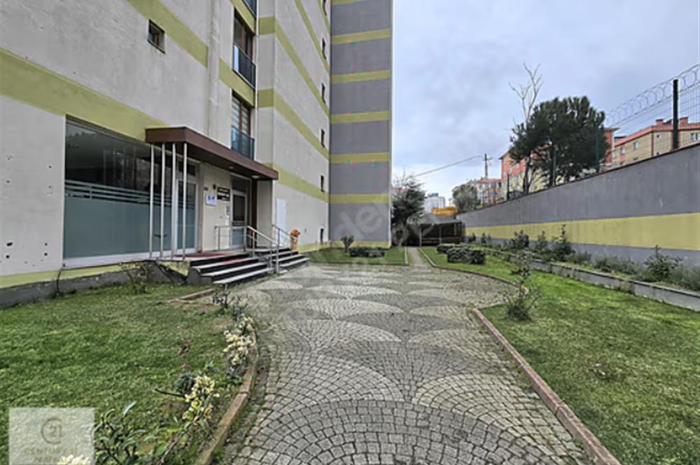 ŞERİFALİ BÖLGESİNDE YÜKSEK KATTA MANZARALI 2+1 BALKONLU DAİRE