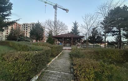 OVAYUVAM SİTESİNDE TADİLATLI YÜKSEK ARSA PAYLI ARA KAT 3+1