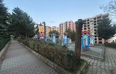 OVAYUVAM SİTESİNDE TADİLATLI YÜKSEK ARSA PAYLI ARA KAT 3+1