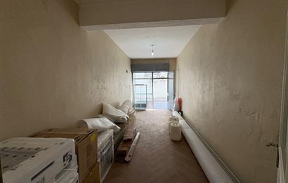 KARŞIYAKA FİKRİ ALTAY MAH'DE BAKIMLI KİRALIK DÜKKAN