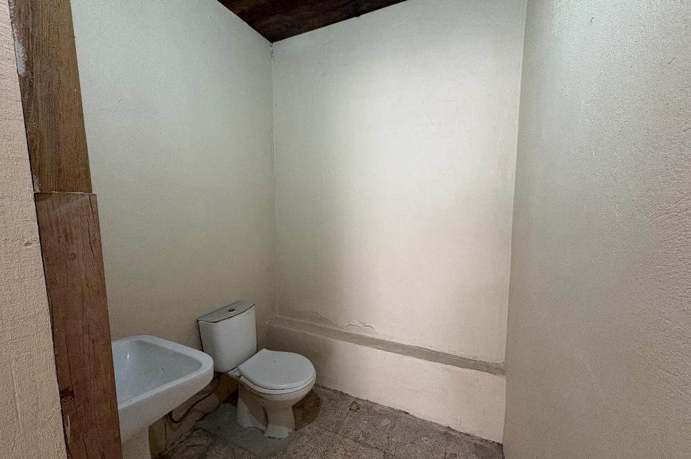 KARŞIYAKA FİKRİ ALTAY MAH'DE BAKIMLI KİRALIK DÜKKAN