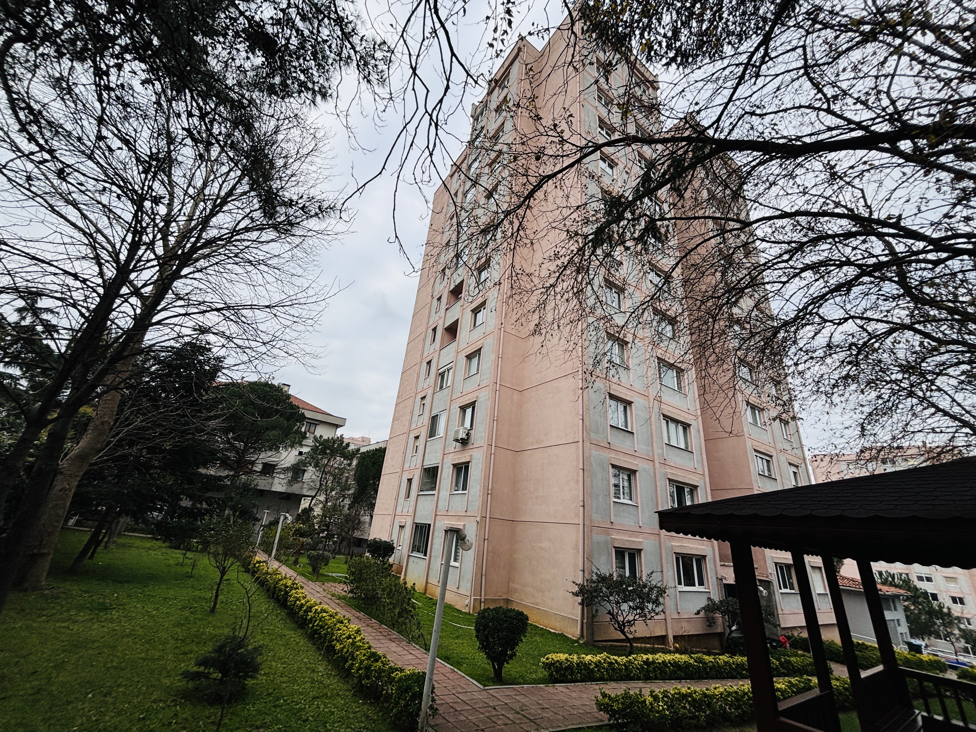 KOŞUYOLU EMLAK BANKASI KONUTLARINDA BAKIMLI 2+1 KİRALIK