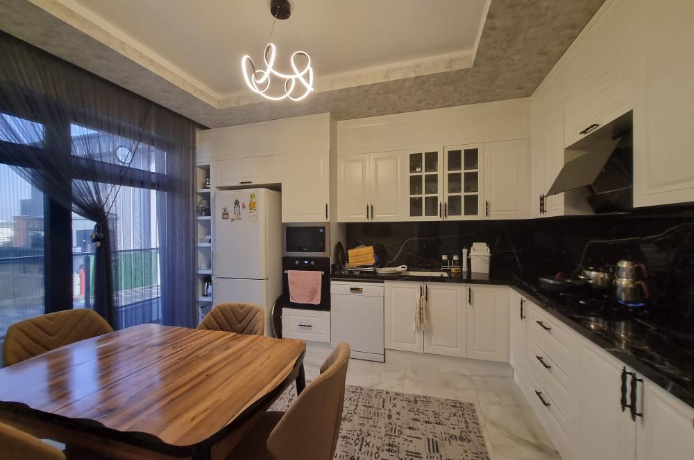 BAĞLICA'DA SİTE İÇİNDE GENİŞ BAHÇELİ SATILIK 3 KATLI 4+1 VİLLA