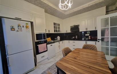 BAĞLICA'DA SİTE İÇİNDE GENİŞ BAHÇELİ SATILIK 3 KATLI 4+1 VİLLA