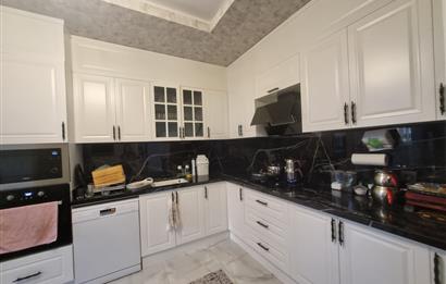 BAĞLICA'DA SİTE İÇİNDE GENİŞ BAHÇELİ SATILIK 3 KATLI 4+1 VİLLA