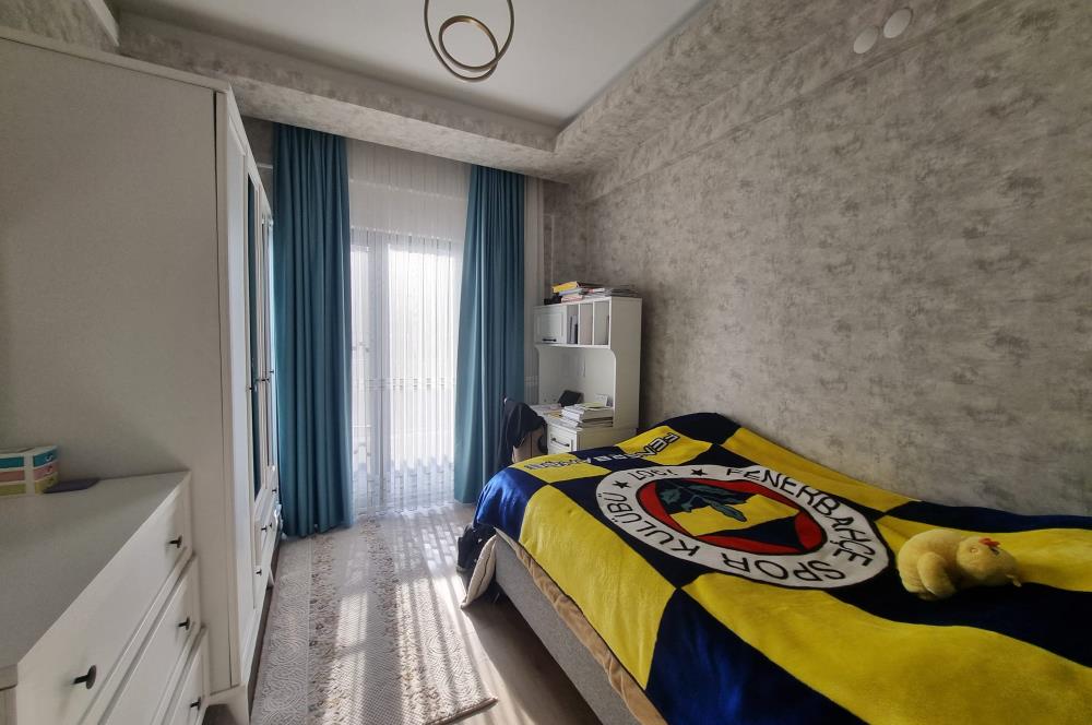 BAĞLICA'DA SİTE İÇİNDE GENİŞ BAHÇELİ SATILIK 3 KATLI 4+1 VİLLA