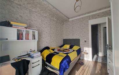 BAĞLICA'DA SİTE İÇİNDE GENİŞ BAHÇELİ SATILIK 3 KATLI 4+1 VİLLA