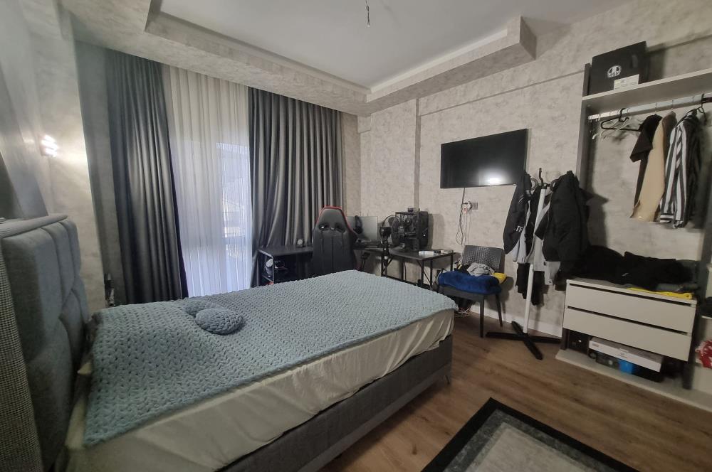 BAĞLICA'DA SİTE İÇİNDE GENİŞ BAHÇELİ SATILIK 3 KATLI 4+1 VİLLA