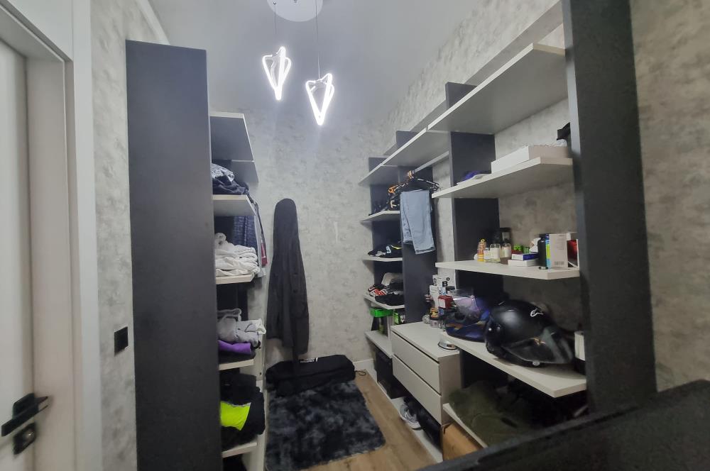 BAĞLICA'DA SİTE İÇİNDE GENİŞ BAHÇELİ SATILIK 3 KATLI 4+1 VİLLA