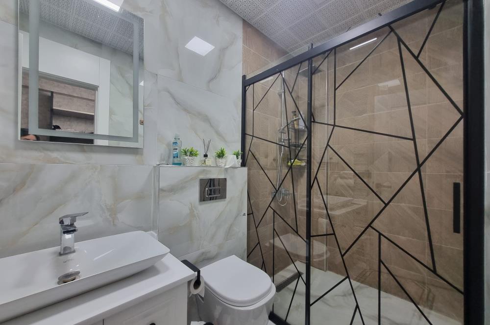 BAĞLICA'DA SİTE İÇİNDE GENİŞ BAHÇELİ SATILIK 3 KATLI 4+1 VİLLA