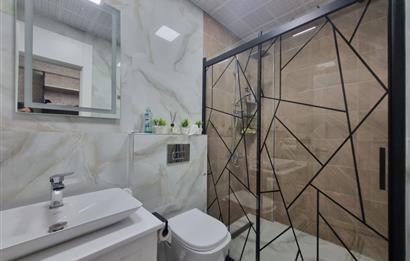 BAĞLICA'DA SİTE İÇİNDE GENİŞ BAHÇELİ SATILIK 3 KATLI 4+1 VİLLA