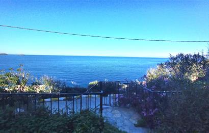 Yalıkavak Kızılburun’da özel plajı sitede satılık dubleks