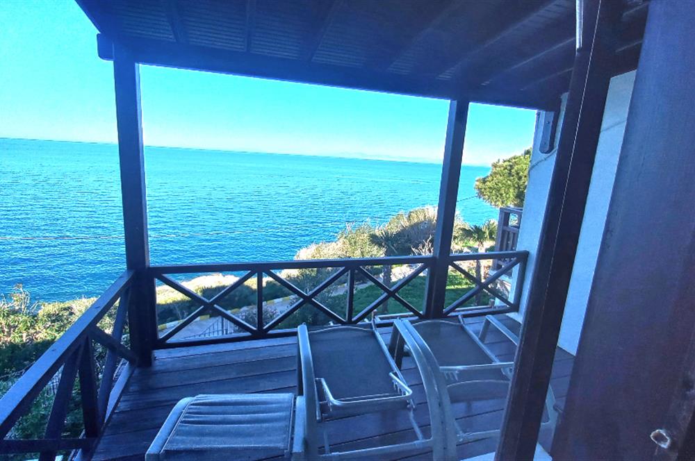 Yalıkavak Kızılburun’da özel plajı sitede satılık dubleks