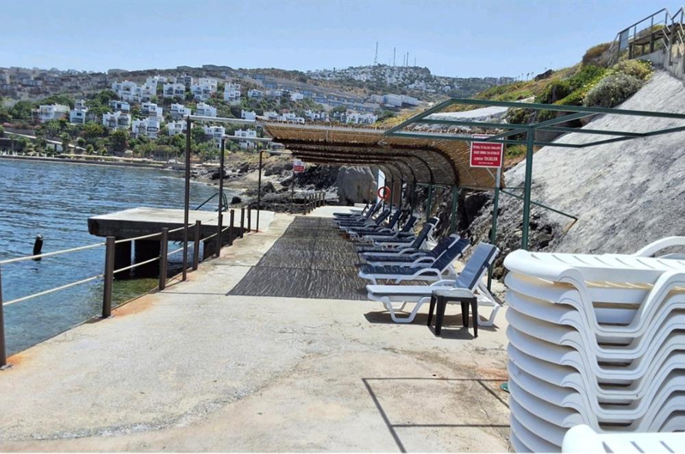 Yalıkavak Kızılburun’da özel plajı sitede satılık dubleks