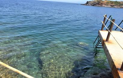 Yalıkavak Kızılburun’da özel plajı sitede satılık dubleks