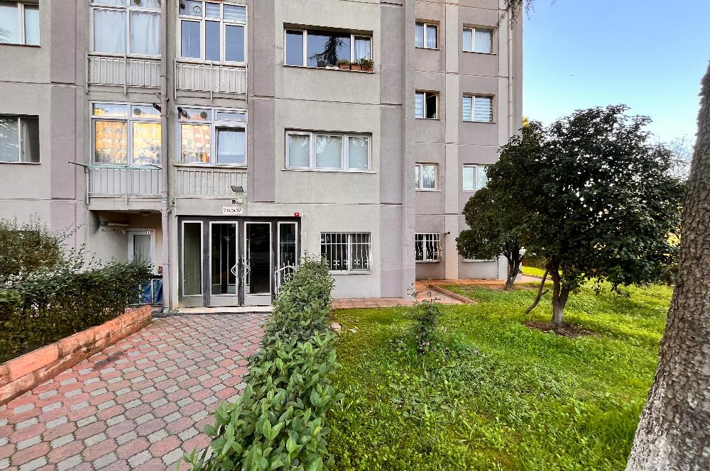 Ataşehir Acarlar Sitesi'nde 2+1 Satılık Daire