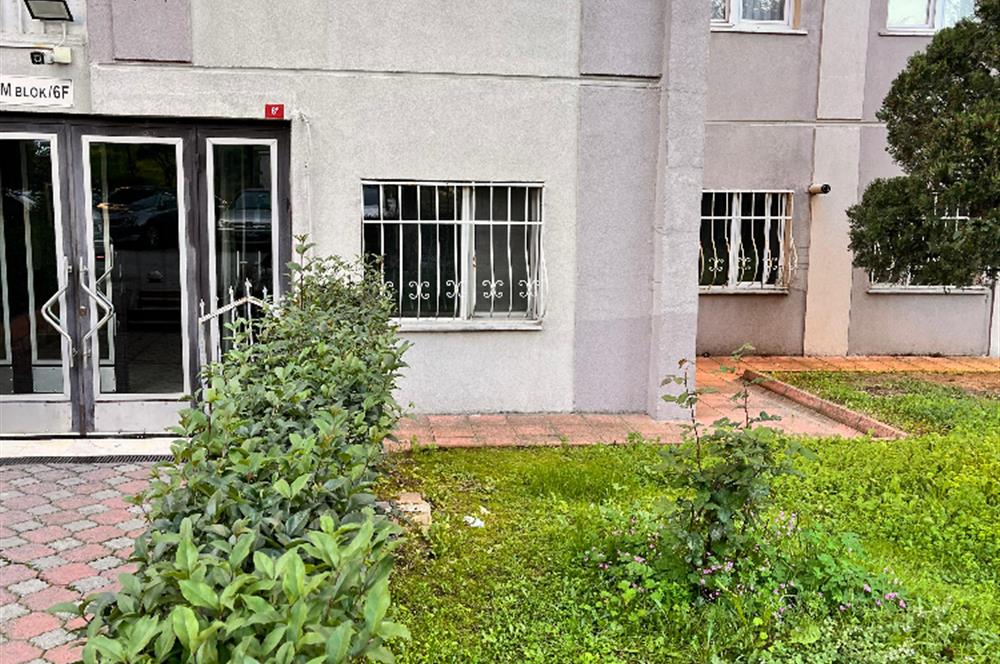 Ataşehir Acarlar Sitesi'nde 2+1 Satılık Daire