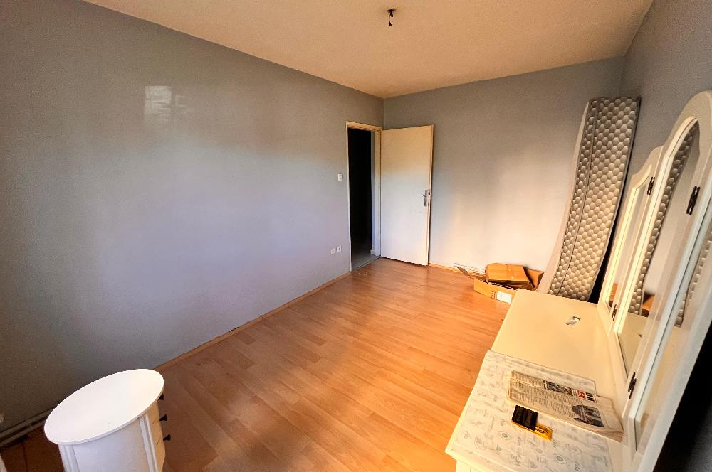 Ataşehir Acarlar Sitesi'nde 2+1 Satılık Daire