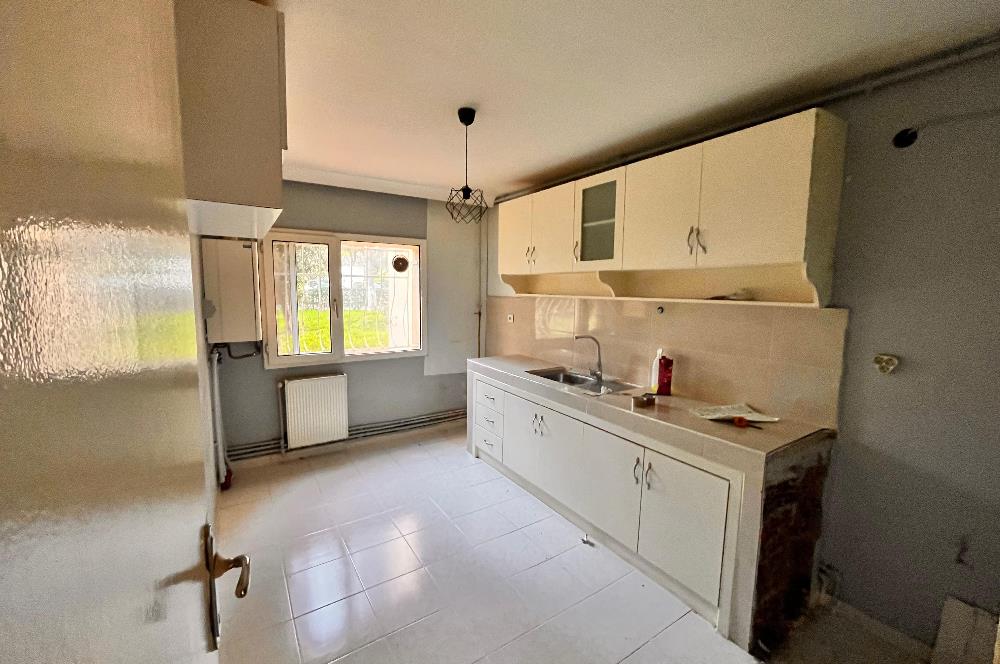 Ataşehir Acarlar Sitesi'nde 2+1 Satılık Daire