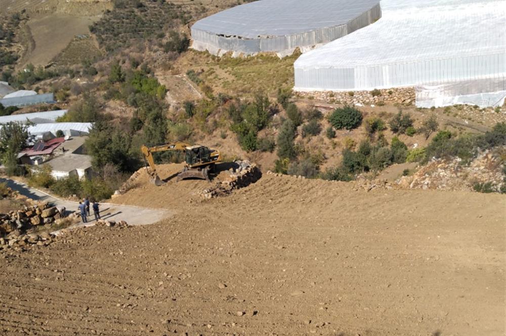 MERSİN AYDINCIKTA ELEKTRİK,SU,HAVUZLU,EKİME HAZIR TARLA SATILIK