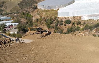 MERSİN AYDINCIKTA ELEKTRİK,SU,HAVUZLU,EKİME HAZIR TARLA SATILIK