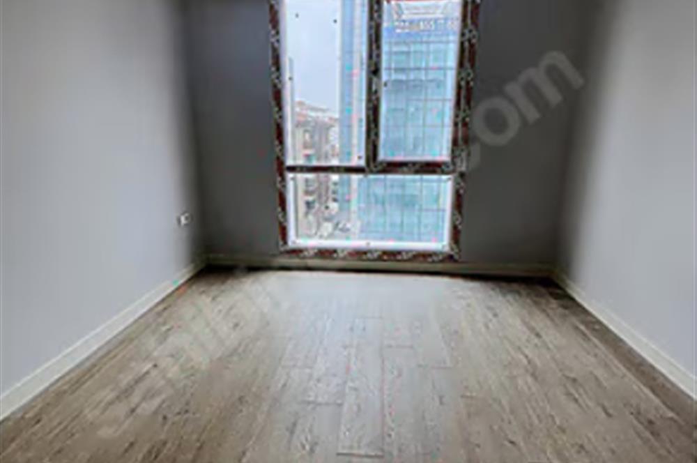 ATAŞEHİR DE EBEVEYN BANYOLU OTURUMA HAZIR BALKONLU