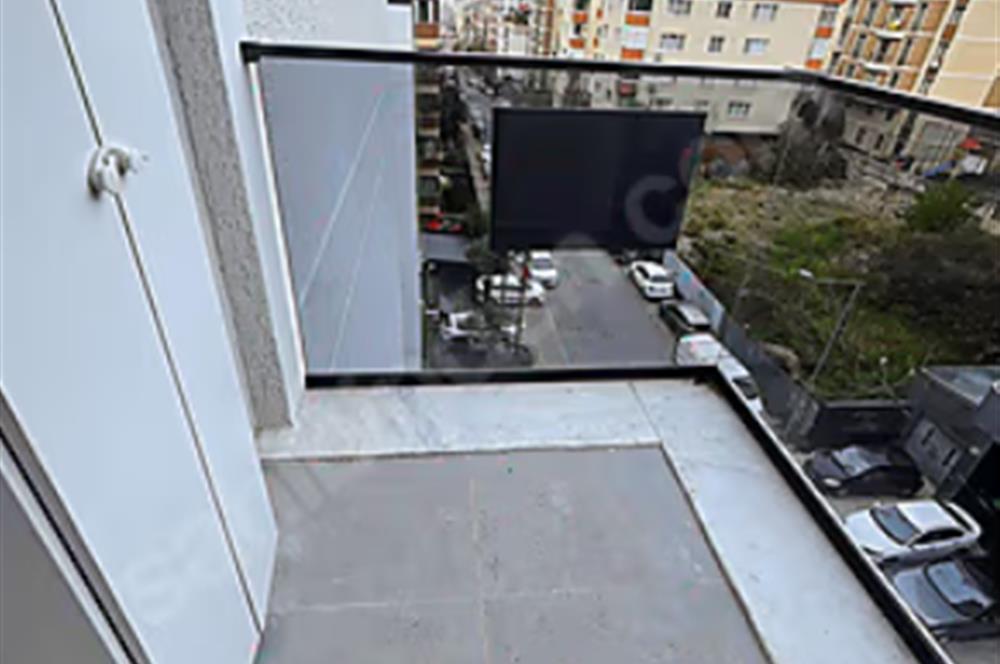 ATAŞEHİR DE EBEVEYN BANYOLU OTURUMA HAZIR BALKONLU