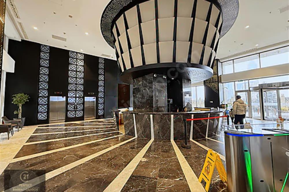 Metropol İstanbulda Teraslı 2+1 Satılık Ofis Yüksek Prestijli