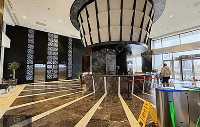 Metropol İstanbulda Teraslı 2+1 Satılık Ofis Yüksek Prestijli