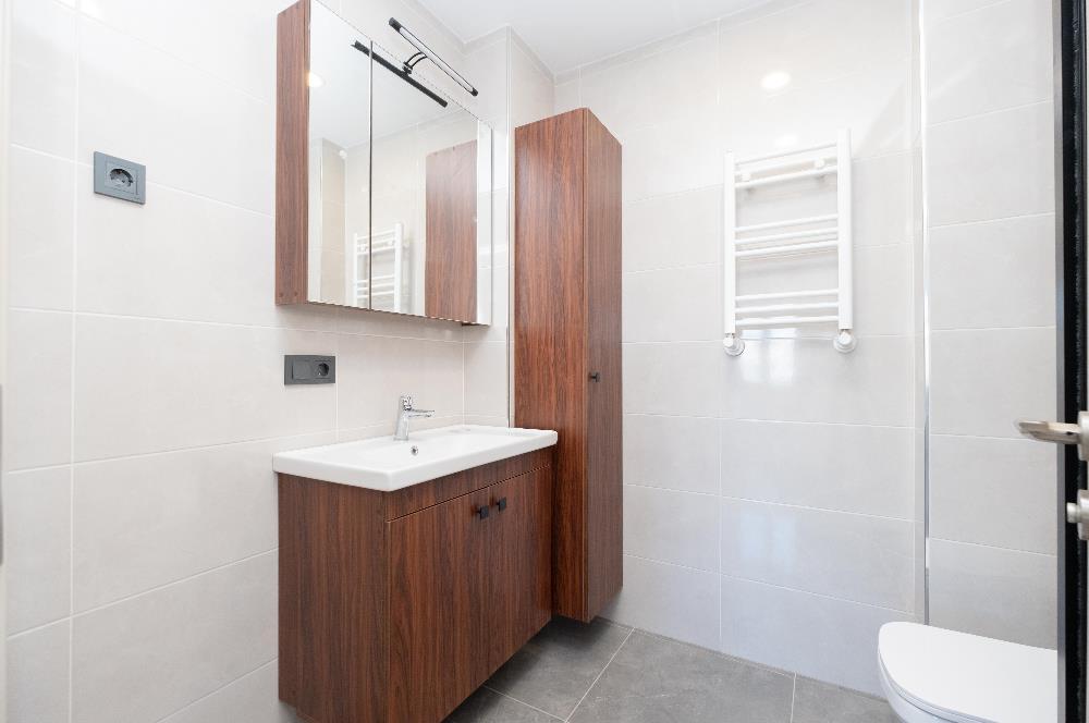 YALI MAHALLESİ'NDE 3+1 90m2 8.KAT OTOPARKLI LÜKS SIFIR DAİRE