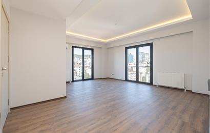 YALI MAHALLESİ'NDE 3+1 90m2 8.KAT OTOPARKLI LÜKS SIFIR DAİRE