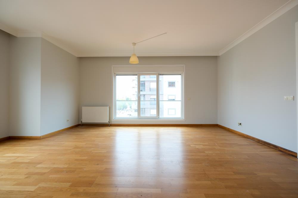 Feneryolu Fahrettin Kerim Gökay Caddesinde 115 m2 Net 3+1 Daire