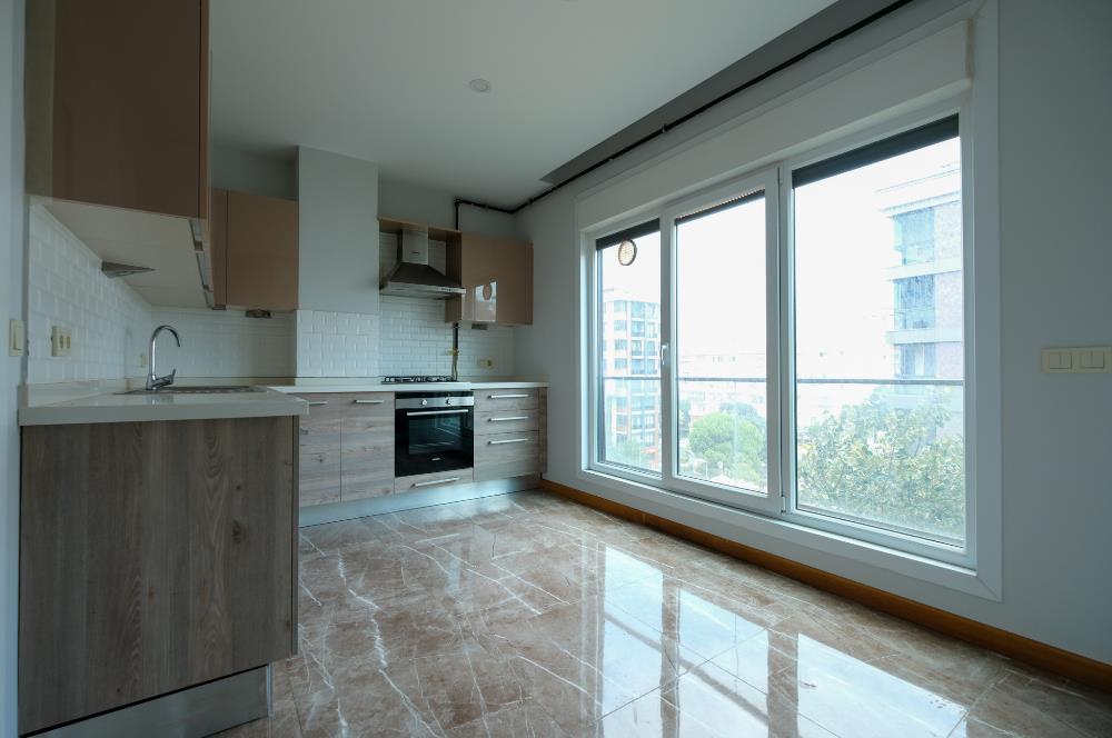 Feneryolu Fahrettin Kerim Gökay Caddesinde 115 m2 Net 3+1 Daire