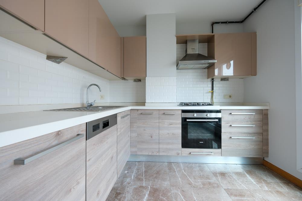 Feneryolu Fahrettin Kerim Gökay Caddesinde 115 m2 Net 3+1 Daire