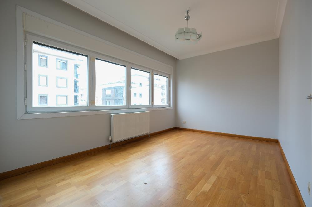 Feneryolu Fahrettin Kerim Gökay Caddesinde 115 m2 Net 3+1 Daire