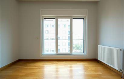 Feneryolu Fahrettin Kerim Gökay Caddesinde 115 m2 Net 3+1 Daire