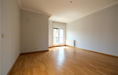 Feneryolu Fahrettin Kerim Gökay Caddesinde 115 m2 Net 3+1 Daire