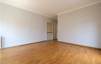 Feneryolu Fahrettin Kerim Gökay Caddesinde 115 m2 Net 3+1 Daire