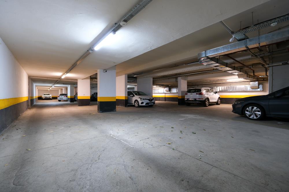 Feneryolu Fahrettin Kerim Gökay Caddesinde 115 m2 Net 3+1 Daire