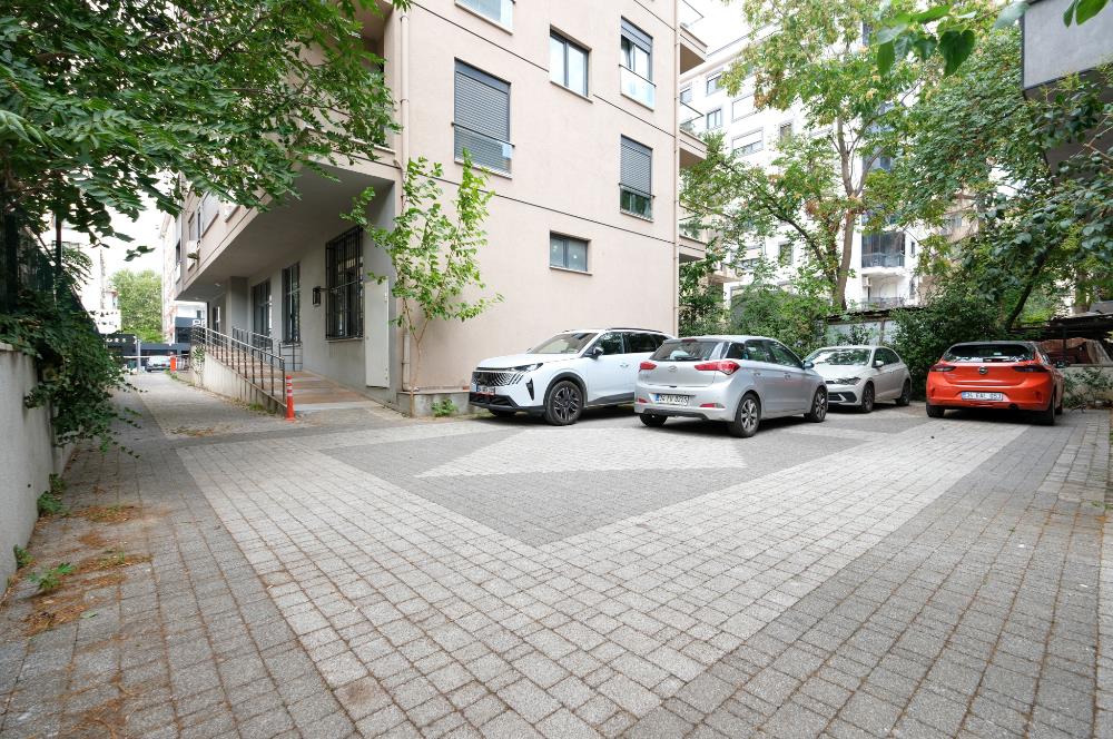 Feneryolu Fahrettin Kerim Gökay Caddesinde 115 m2 Net 3+1 Daire